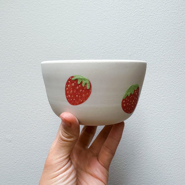 4" Porcelain Strawberry Bowl